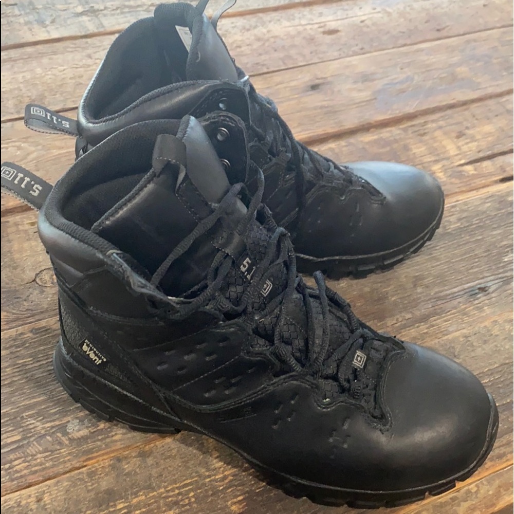 Men’s 5.11 XPRT 3.0 waterproof 6” inch  black boots, size 9.5.